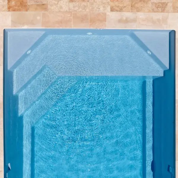 Schalenpool Manureva Einstiegstreppe