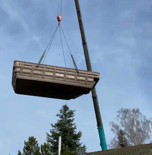 Schwimmbecken Auslieferungsbegleitung.webp